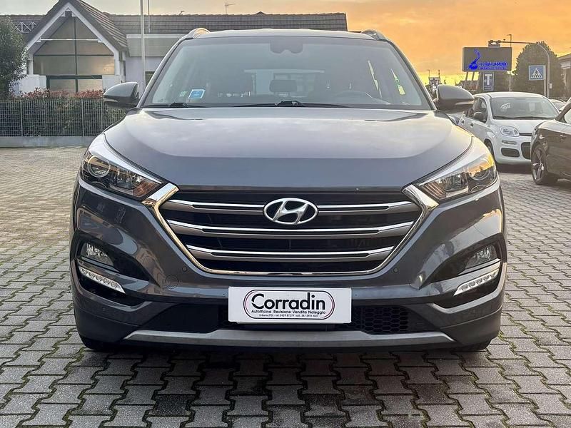 Usata Hyundai Tucson Xpossible 141 CV (103 kW) 2017 Grigio medio metallizzato SUV
