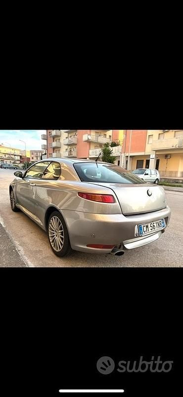 Usata Alfa Romeo GT 150 CV (110 kW) 2004 Grigio Coupé