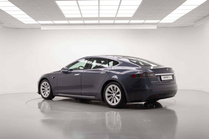 Argento Usata 2018 Tesla Model S Due volumi | 34.900 € (Buon prezzo) - Immagine 1/4
