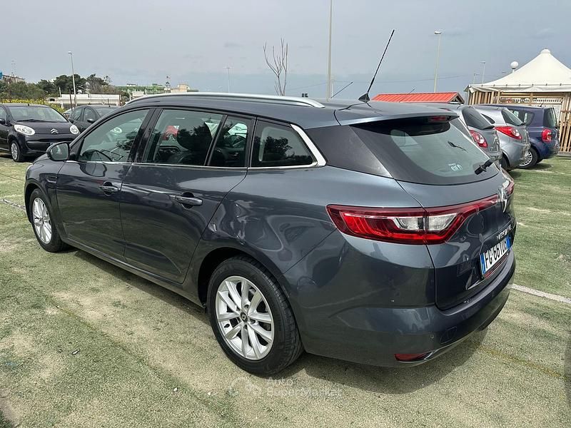 Usata Renault Mégane GrandTour 110 CV (80 kW) 2016 Gray Station wagon
