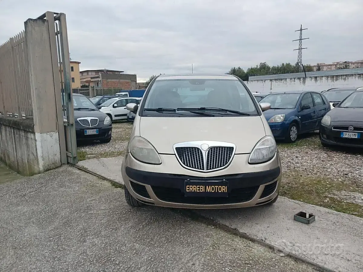 Usata Lancia Musa 95 CV (69 kW) 2007 Monovolume