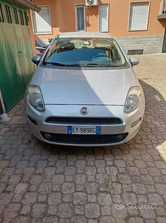 Usata Fiat Grande Punto 69 CV (50 kW) 2015 Utilitaria