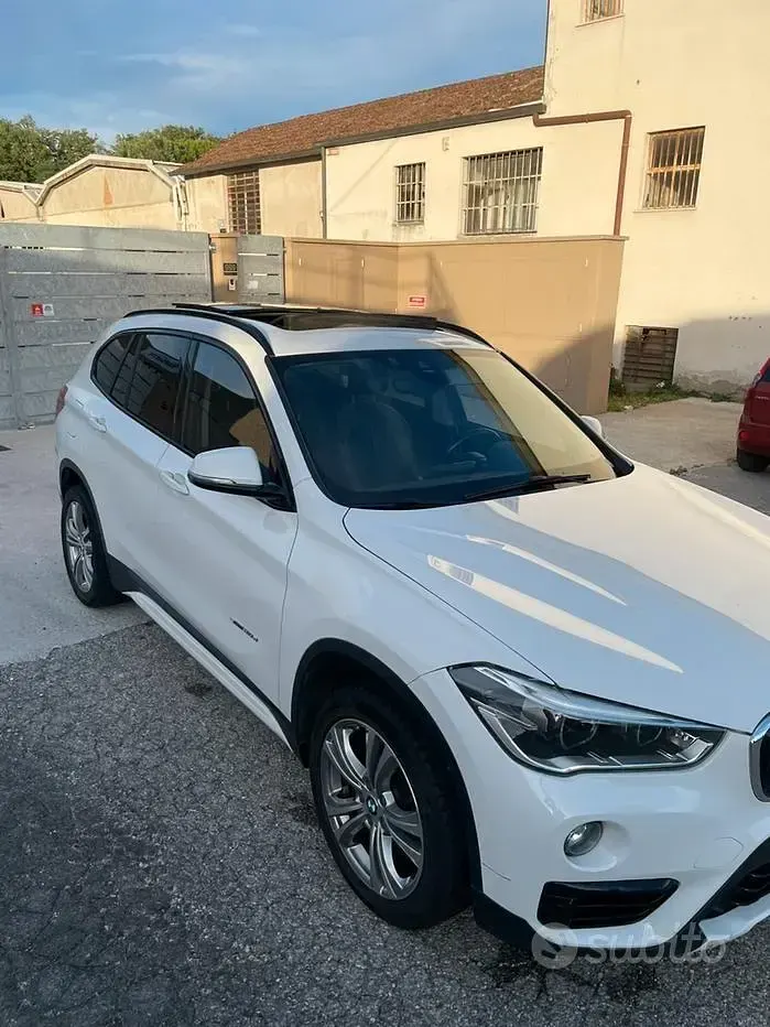 Usata BMW X1 Efficient Dynamics 190 CV (139 kW) 2016 Bianco SUV