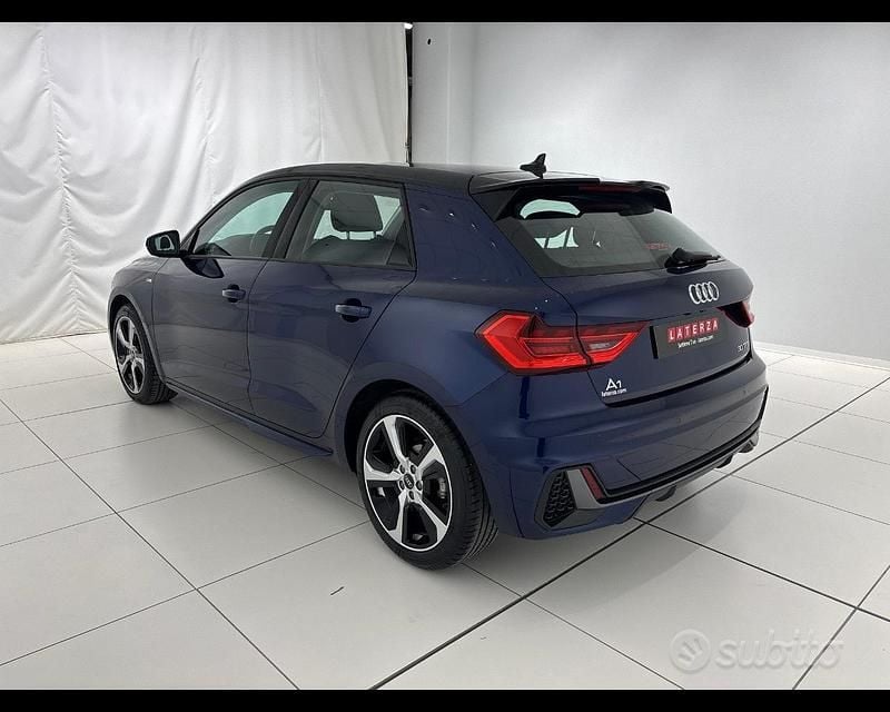 Usata Audi A1 Sportback S-Line 116 CV (85 kW) 2025 Blu navarra / tetto nero mytho Utilitaria