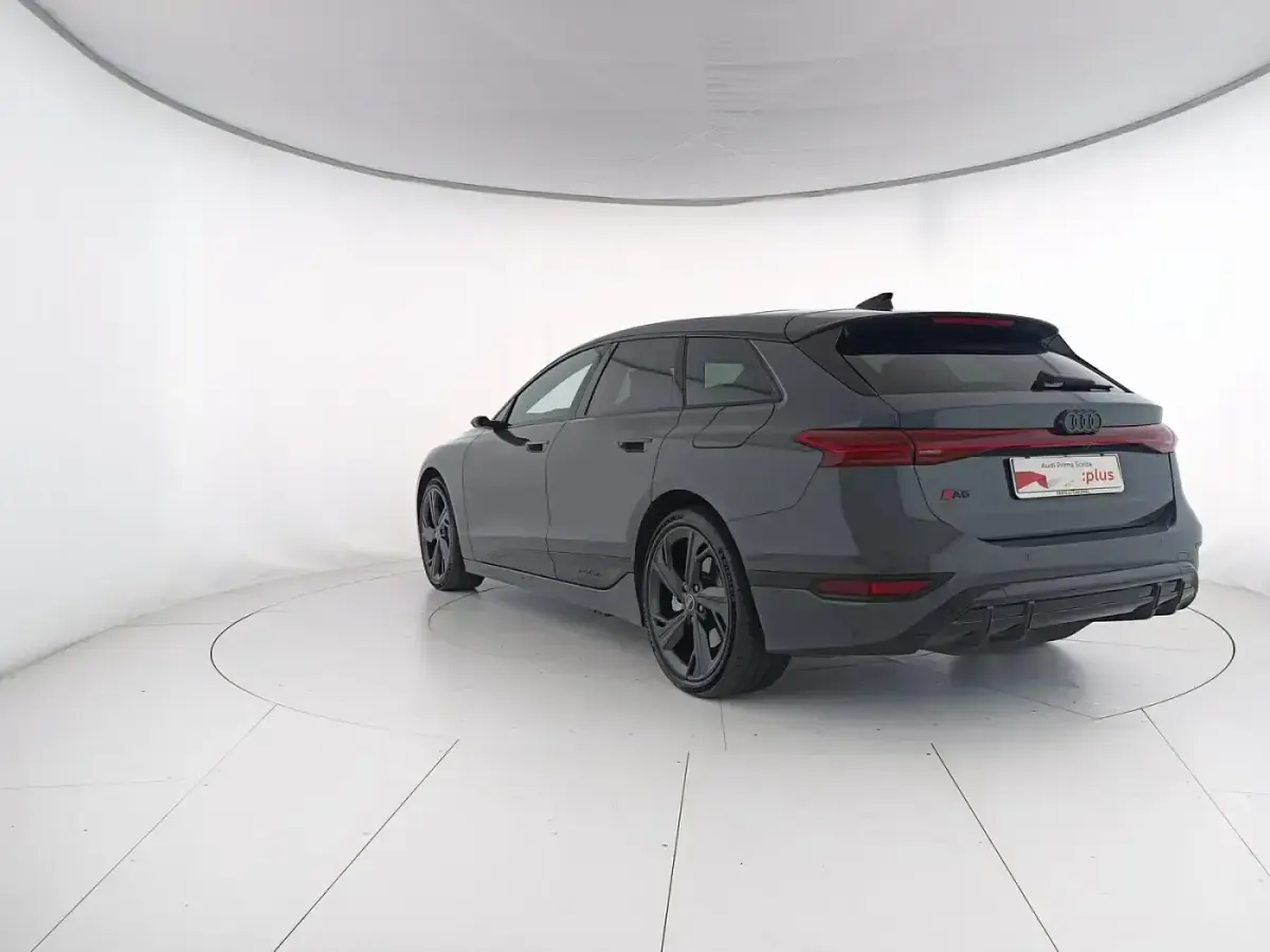 Usata Audi A6 e-tron Performance 269 kW (367 CV) 2025 Grigio magnete Station wagon