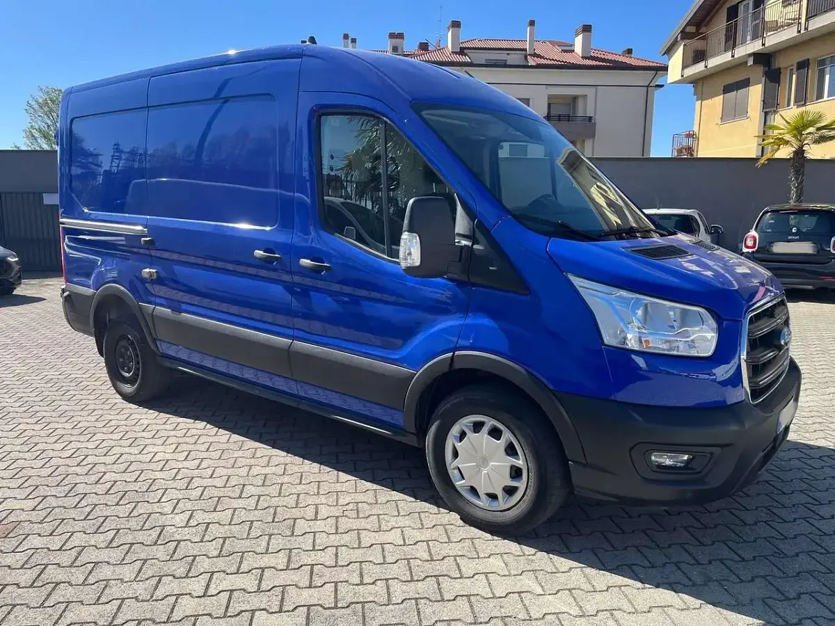 Usata Ford Transit 131 CV (96 kW) 2022 Blu/azzurro Furgone