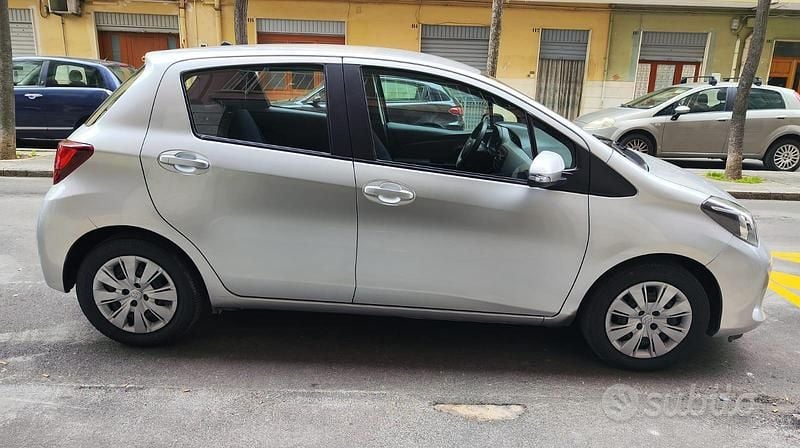 Usata Toyota Yaris 2016 Grigio Berlina