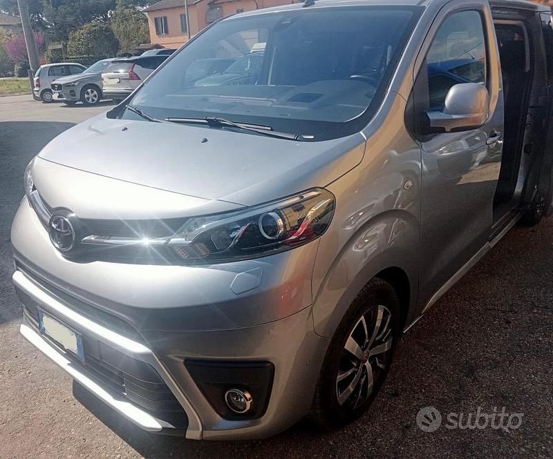 Usata Toyota Proace Verso 180 CV (132 kW) 2021 Grigio Station wagon