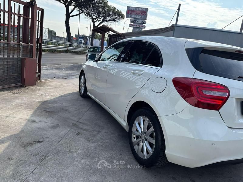 Usata Mercedes A180 110 CV (80 kW) 2013 Bianco Berlina