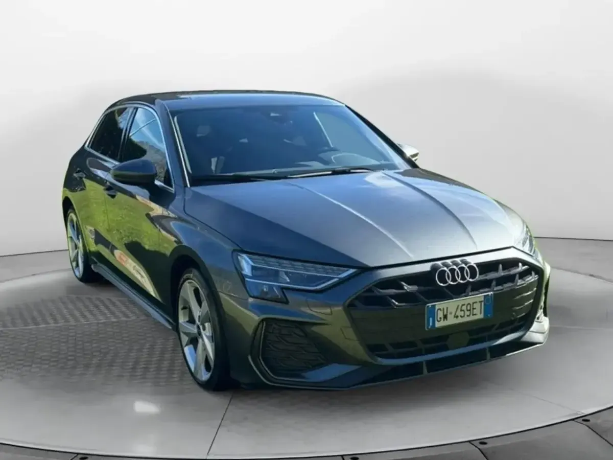 Gebraucht Audi A3 S-Line 150 PS (110 kW) 2024 Grau Limousine