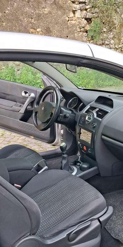 Usata Renault Mégane Cabriolet Dynamique 106 CV (77 kW) 2008 Argento Cabrio