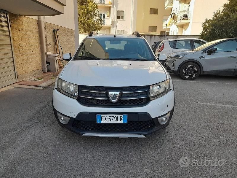 Usata 2014 Dacia Sandero Stepway Tre volumi | 3000 € (Super prezzo) - Immagine 1/4
