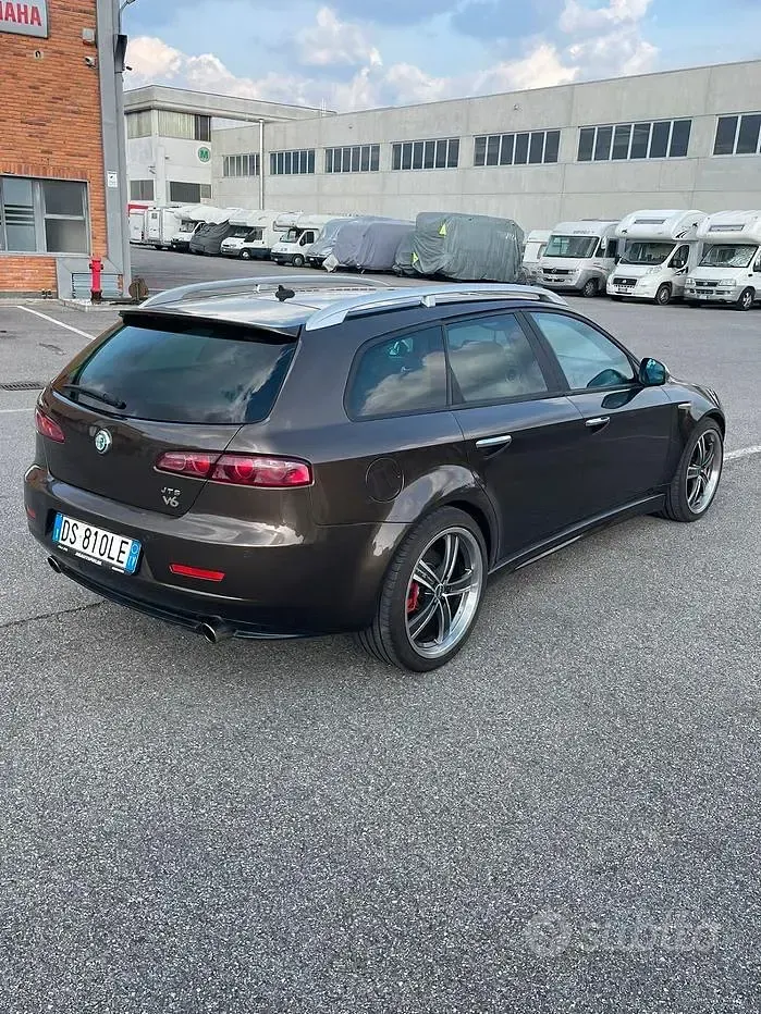 Usata Alfa Romeo 159 Exclusive 260 CV (191 kW) 2008 Marrone Station wagon