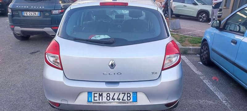 Usata Renault Clio IV Dynamique 103 CV (75 kW) 2012 Berlina