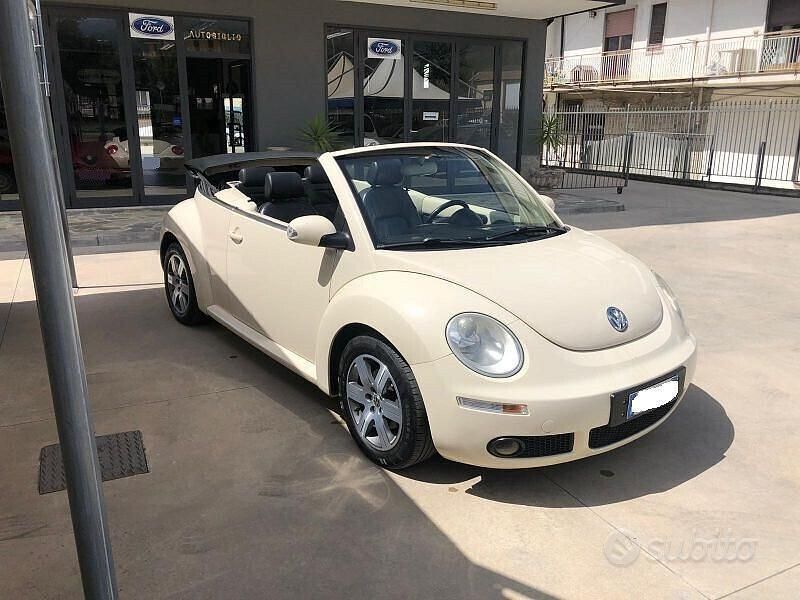 Usata VW Beetle Cabriolet 105 CV (77 kW) 2006 Beige Cabrio