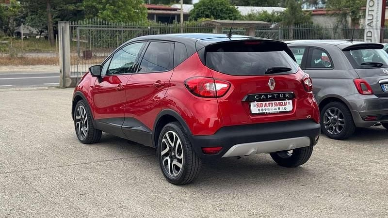 Usata Renault Captur 90 CV (66 kW) 2016 Rosso SUV