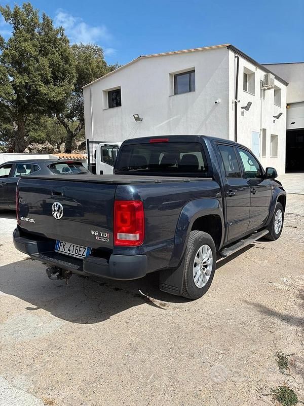 Usado VW Amarok 224 CV (164 kW) 2017 Azul Pickup/Camioneta