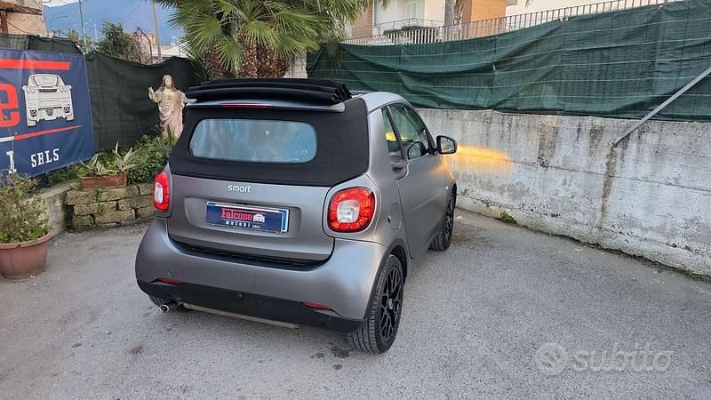 Usata Smart ForTwo Cabrio Prime 90 CV (66 kW) 2018 Grigio Cabrio