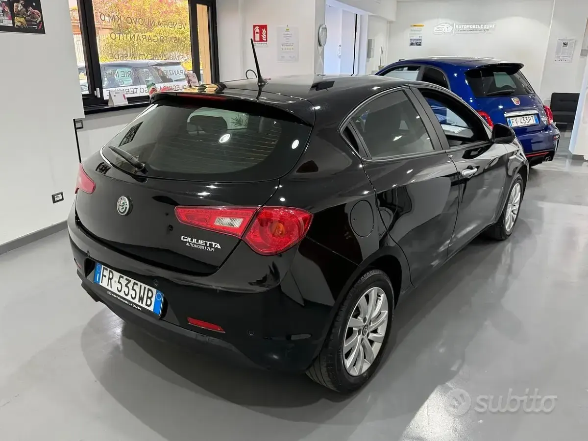 Usata Alfa Romeo Giulietta Super 120 CV (88 kW) 2018 Nero Utilitaria