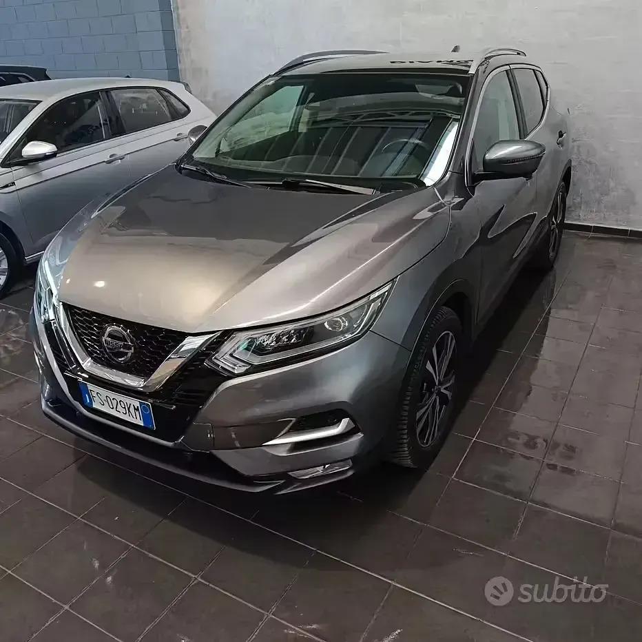 Usata Nissan Qashqai Tekna 116 CV (85 kW) 2018 Grigio SUV