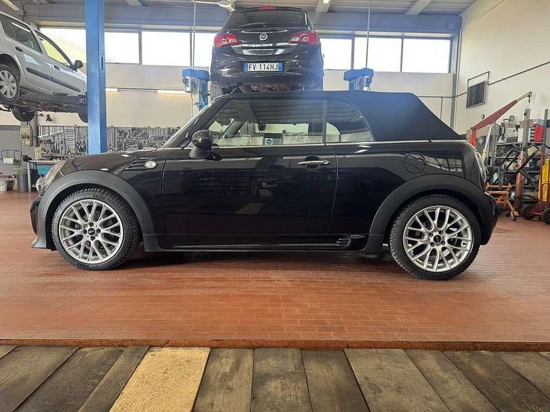 Occasion Mini Cooper D 111 ch (81 kW) 2014 Noir Citadine