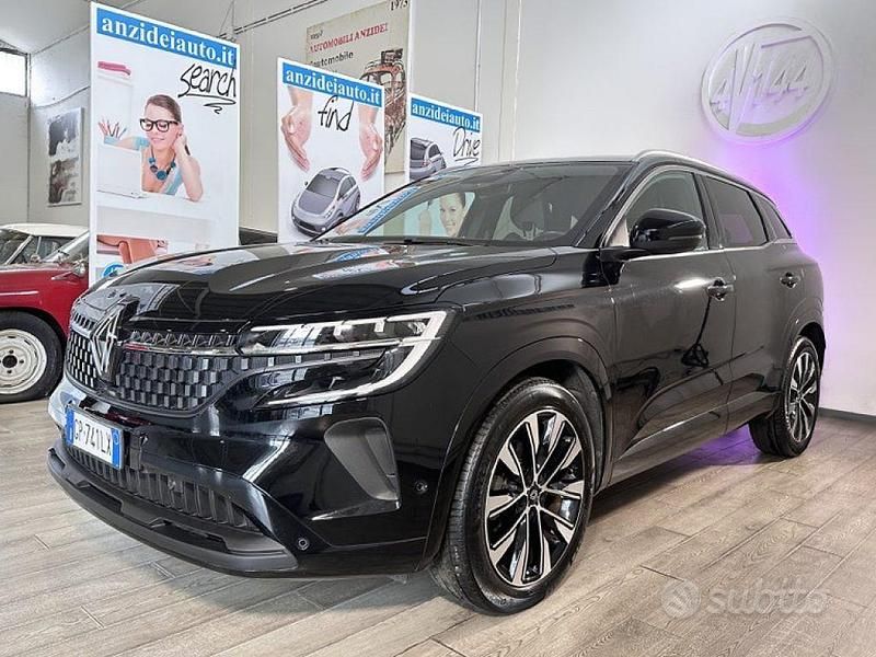 Usata Renault Austral Techno 160 CV (117 kW) 2023 Nero metallizzato SUV