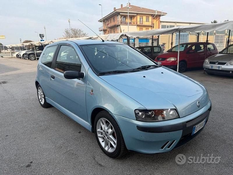 Usata Fiat Punto 86 CV (63 kW) 2002 Blu Utilitaria