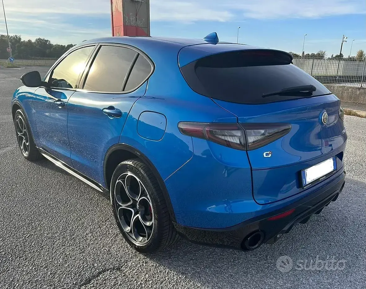 Usata Alfa Romeo Stelvio Veloce 209 CV (153 kW) 2023 Blu SUV