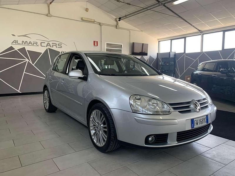Usata VW Golf V Comfortline 102 CV (75 kW) 2007 Argento Berlina