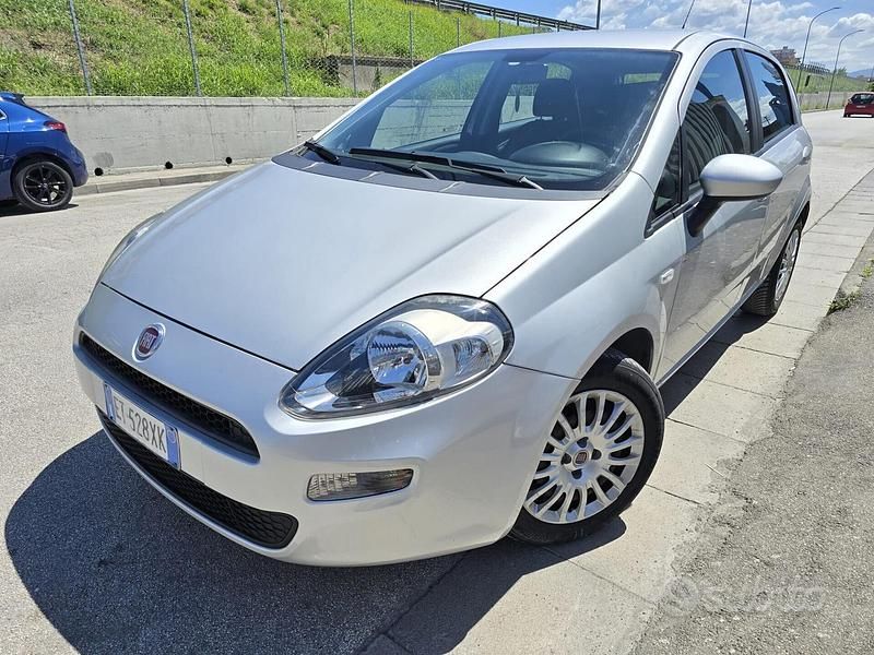 Usata Fiat Punto Lounge 75 CV (55 kW) 2014 Grigio Berlina