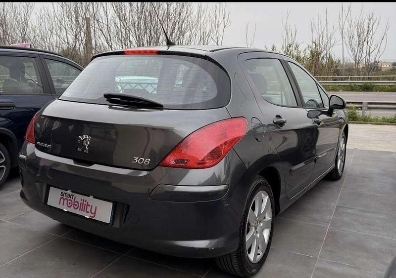 Usata Peugeot 308 Premium 92 CV (67 kW) 2009 Verde Berlina