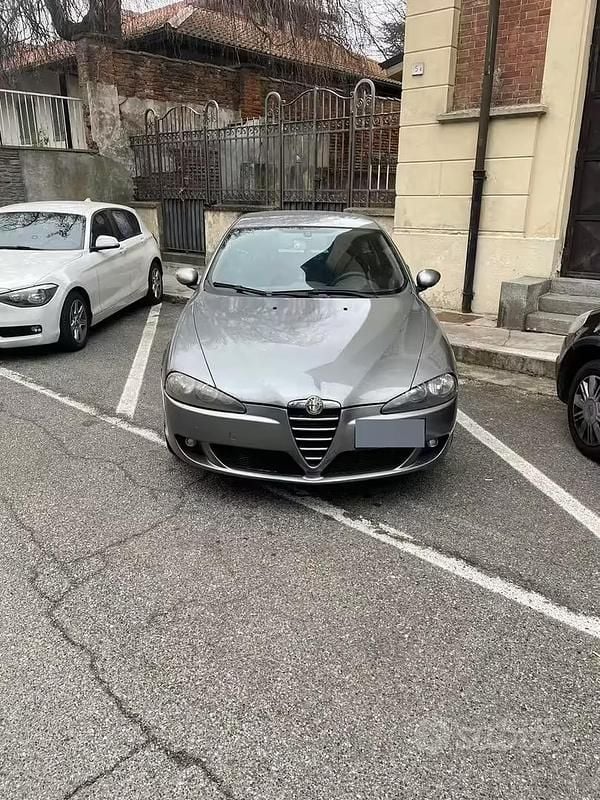 Usata Alfa Romeo 147 2006 Grigio Utilitaria