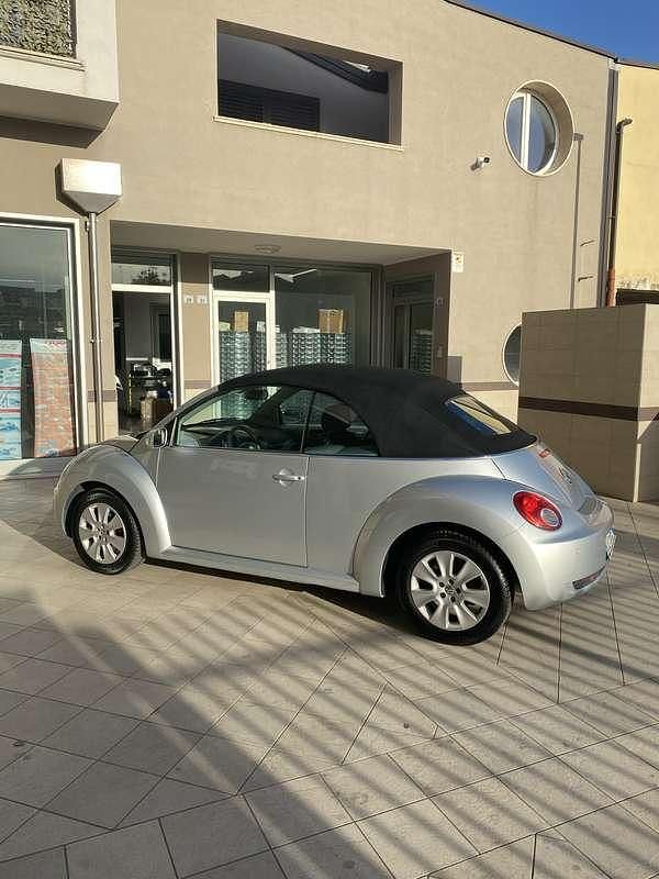 Usata VW New Beetle 105 CV (77 kW) 2007 Utilitaria
