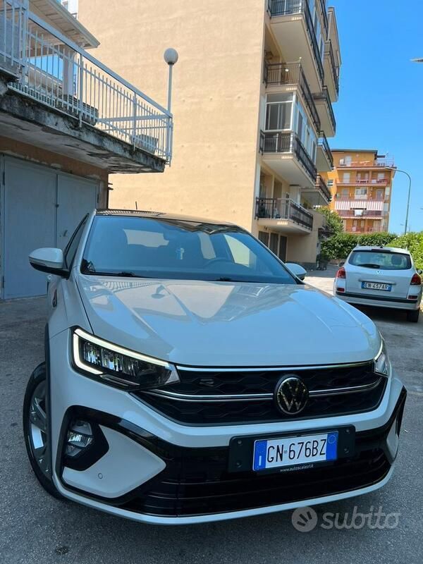 Usata VW Taigo R-line 110 CV (80 kW) 2023 Grigio SUV