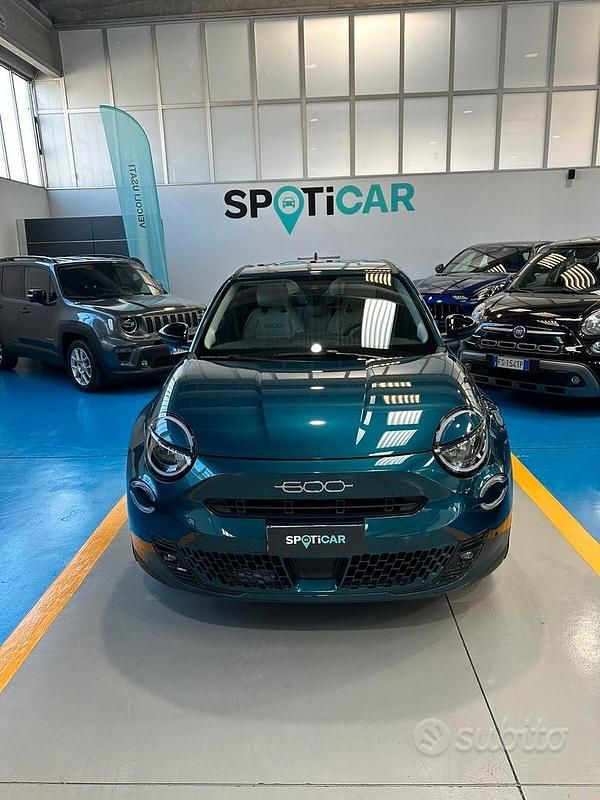 Usata Fiat 600 La Prima 100 CV (73 kW) 2025 Verde Station wagon