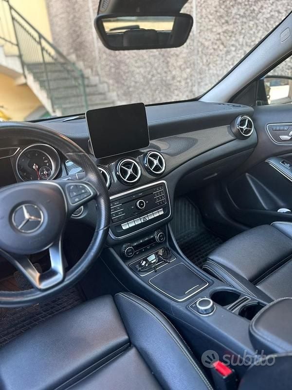 Usata Mercedes GLA220 Edition 170 CV (125 kW) 2019 Nero SUV