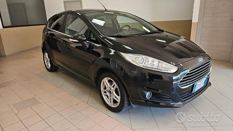 Usata Ford Fiesta Titanium 75 CV (55 kW) 2013 Nero Utilitaria