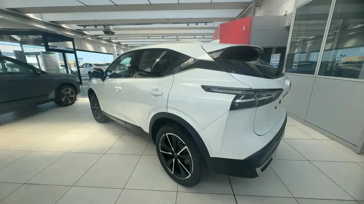 Nuova Nissan Qashqai Tekna 158 CV (116 kW) 2026 White pearl SUV