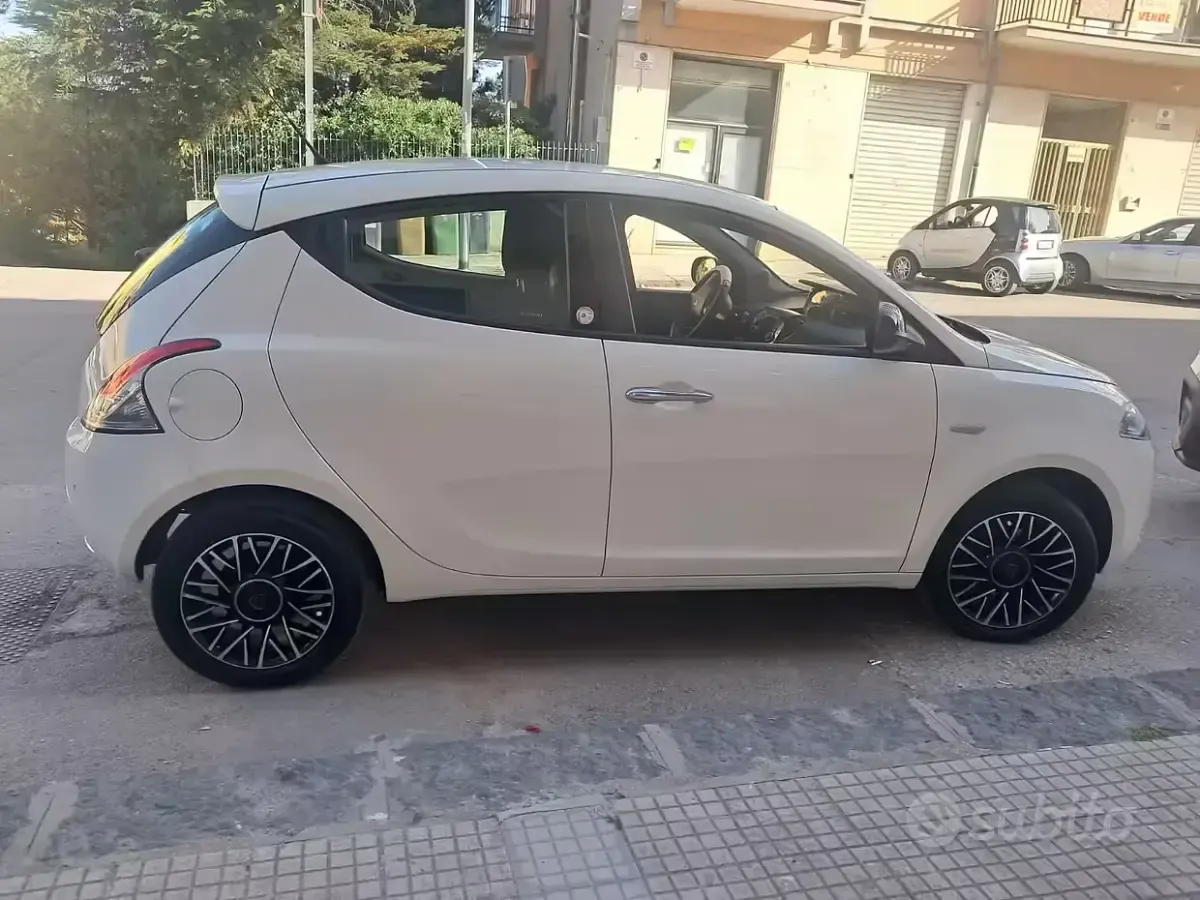 Usata Lancia Ypsilon 2020 Bianco Utilitaria