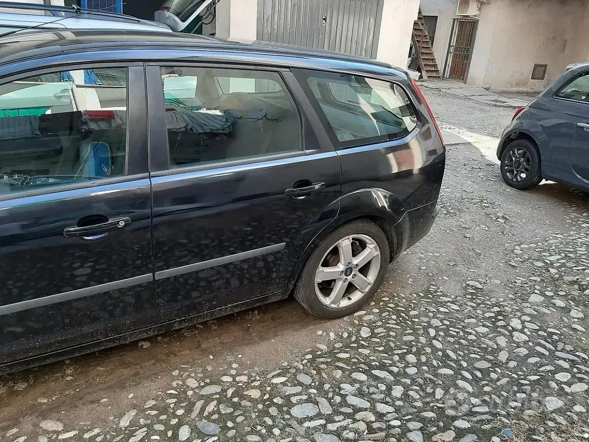 Usata Ford Focus 136 CV (100 kW) 2004 Nero Station wagon