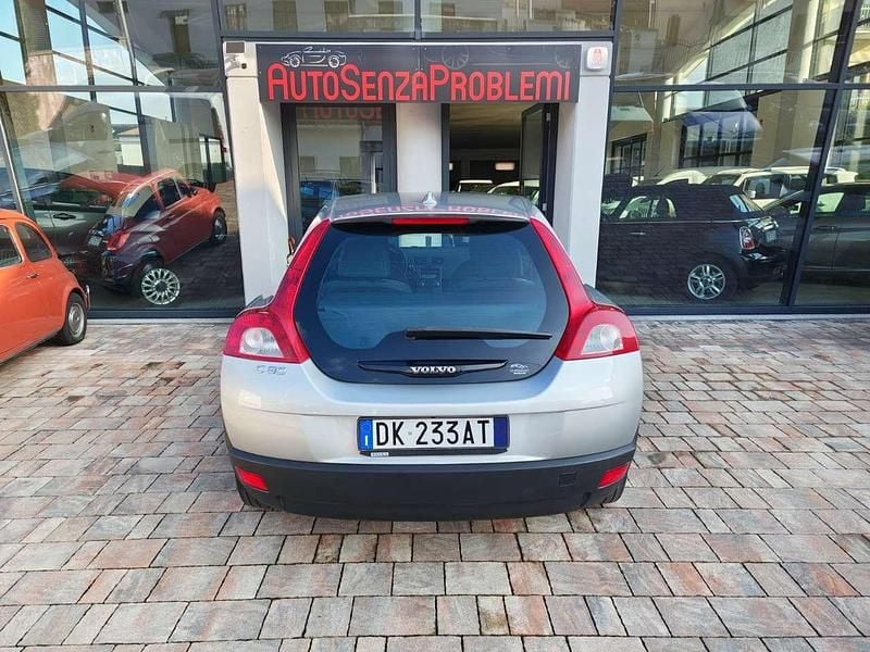 Usata Volvo C30 Momentum 109 CV (80 kW) 2007 Argento Utilitaria