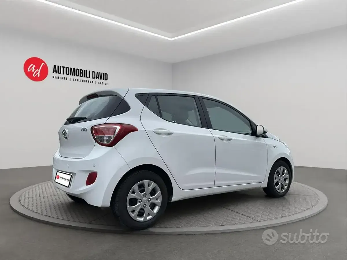 Usata Hyundai i10 Comfort 67 CV (49 kW) 2016 Bianco Utilitaria