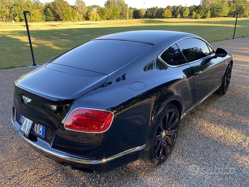 Usata Bentley Continental GT 590 CV (433 kW) 2017 Nero Coupé