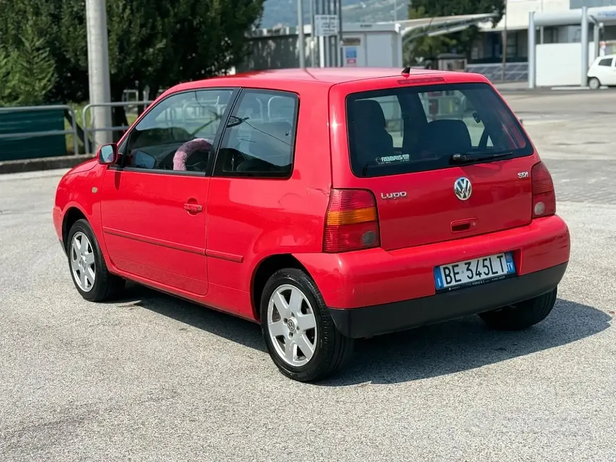 Usata VW Lupo Trendline 60 CV (44 kW) 1999 Rosso Utilitaria