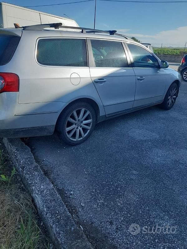 Usata VW Passat 150 CV (110 kW) 2009 Grigio Station wagon