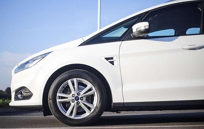 Usata Ford S-MAX Business Edition 150 CV (110 kW) 2019 Bianco Monovolume