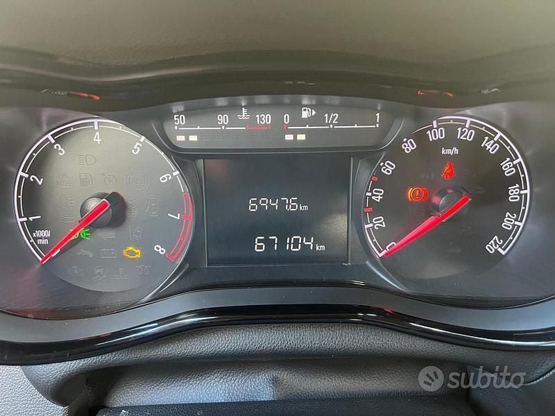 Usata Opel Karl Rocks 75 CV (55 kW) 2018 Utilitaria