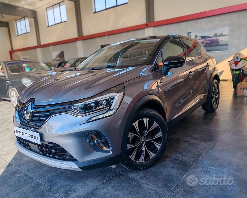Usado Renault Captur Techno 91 CV (66 kW) 2024 Gris SUV