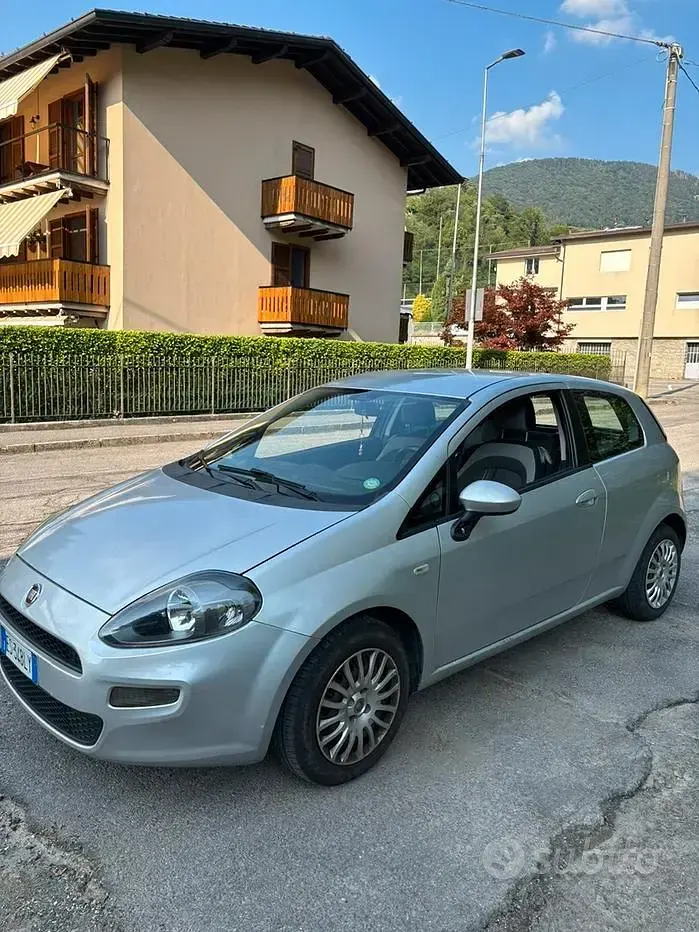Usata Fiat Grande Punto S 69 CV (50 kW) 2012 Grigio Utilitaria