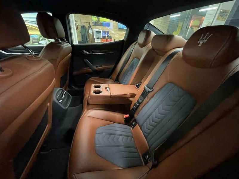 Usata Maserati Ghibli GranLusso 330 CV (242 kW) 2021 Grigio Berlina